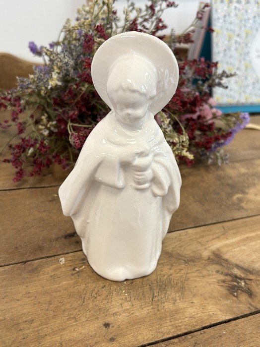 Statue d'un Communiant en Faïence fabriquée à Desvres